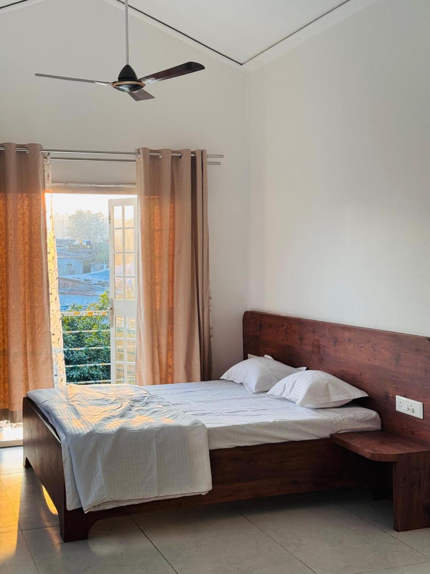The Gulmohar, Chikhaldara Hotell Exteriör bild